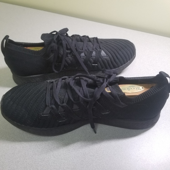 LIKE NEW New Balance tennis shoes main image 8